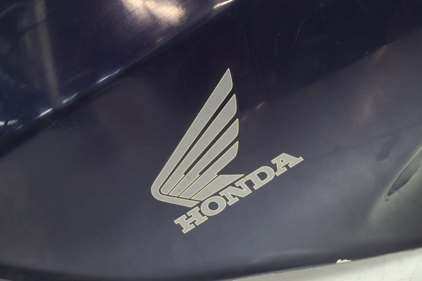 photo de SERBATOIO COPERCHIO HONDA ST PAN EUROPEAN 1100 (1990 - 2002) - Primo piano tecnico