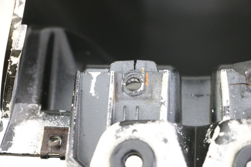 photo de SERBATOIO COPERCHIO YAMAHA TZR 50 (2008 - 2016) - Primo piano tecnico