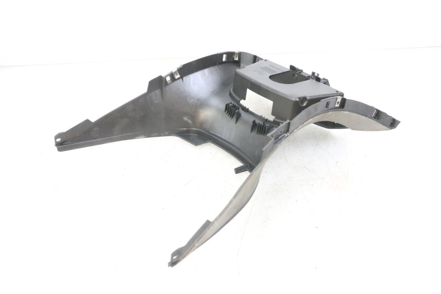 photo de CARENAGE RESERVOIR PIAGGIO X10 125 (2012 - 2017) - Zoom sullo stato d'uso