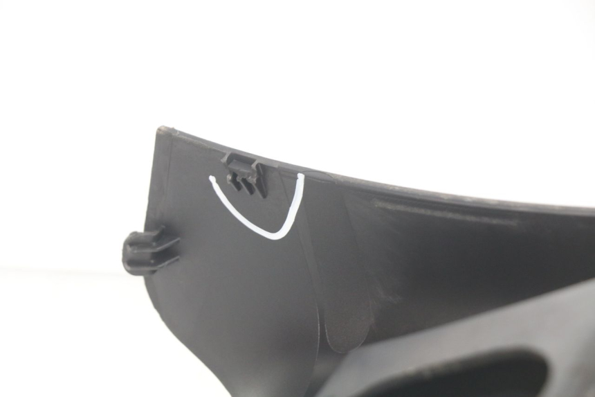 photo de CARENAGE RESERVOIR PIAGGIO X7 125 (2007 - 2013) - Primo piano tecnico