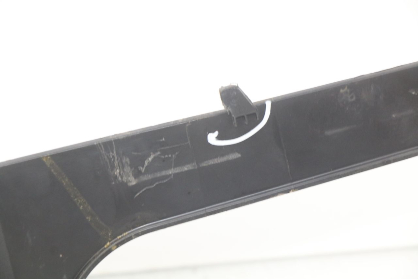 photo de CARENAGE RESERVOIR PIAGGIO X7 125 (2007 - 2013) - Dettagli dei punti di fissaggio