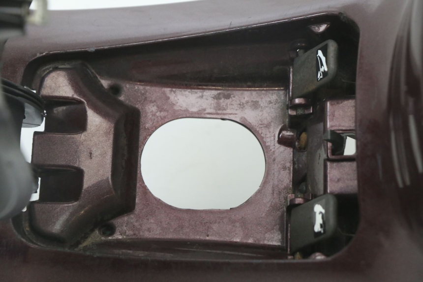 photo de CARENAGE RESERVOIR PIAGGIO X8 125 (2004 - 2007) - Primo piano tecnico