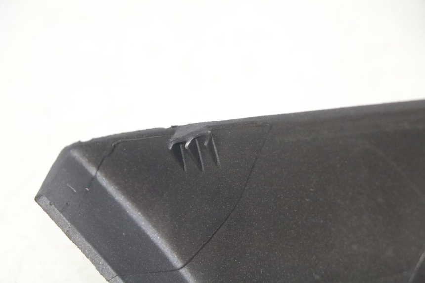 photo de CARENAGE RESERVOIR PIAGGIO X9 EVOLUTION 250 (2003 - 2007) - Primo piano tecnico