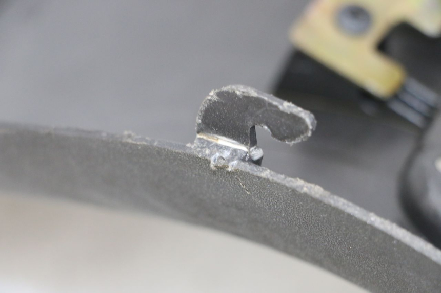 photo de CARENAGE RESERVOIR PIAGGIO X9 125 (2000 - 2003) - Altra angolazione