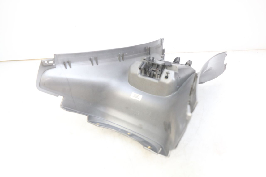 photo de CARENAGE RESERVOIR PIAGGIO XEVO - X EVO 125 (2007 - 2017) - Zoom sullo stato d'uso