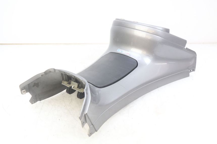 photo de CARENAGE RESERVOIR PIAGGIO XEVO - X EVO 125 (2007 - 2017) - Dettagli dei punti di fissaggio