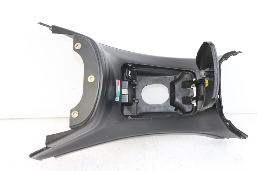 photo de CARENAGE RESERVOIR PIAGGIO XEVO - X EVO 125 (2007 - 2017) - Primo piano tecnico