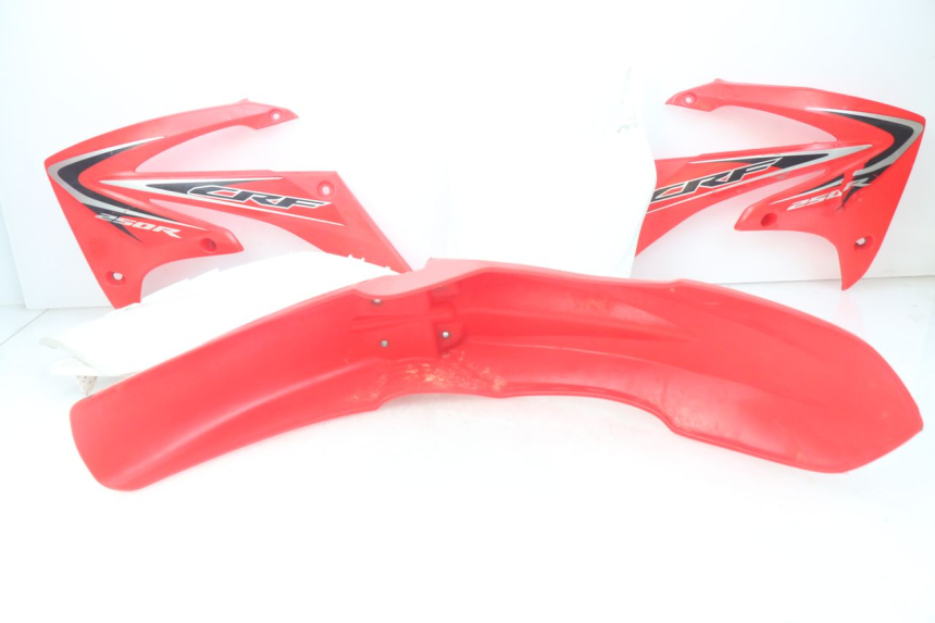 photo de CARROZZERIA CARENA COMPLETA HONDA CRF 250 (2013 - 2016) - Caratteristiche distintive