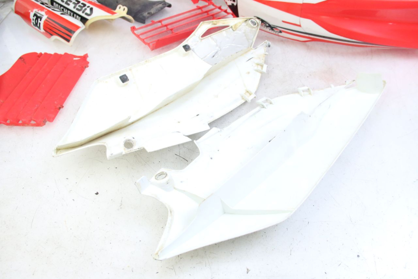 photo de CARROZZERIA CARENA COMPLETA HONDA CRF 250 (2010 - 2013) - Zoom sullo stato d'uso
