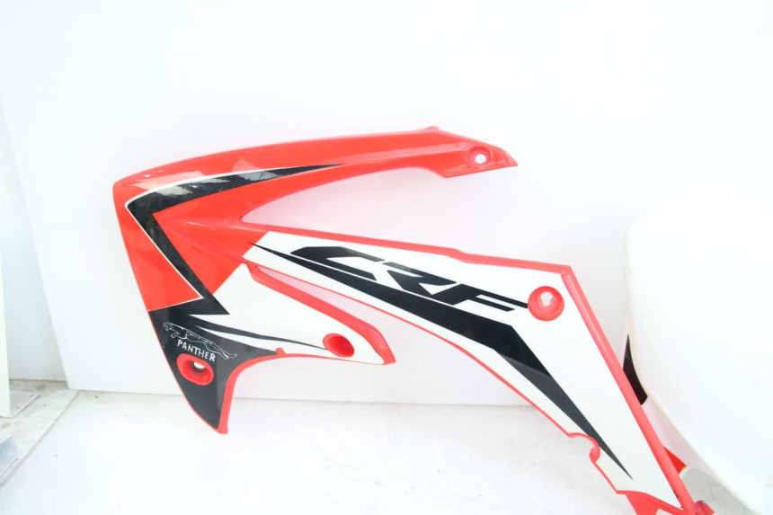 photo de CARROZZERIA CARENA COMPLETA HONDA CRF 250 (2010 - 2013) - Dettagli dei punti di fissaggio