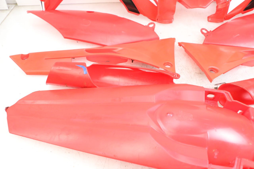 photo de COMPLETA CARENATURA HONDA CRF R 250 (2020 - 2021) - Stato della superficie e materiale