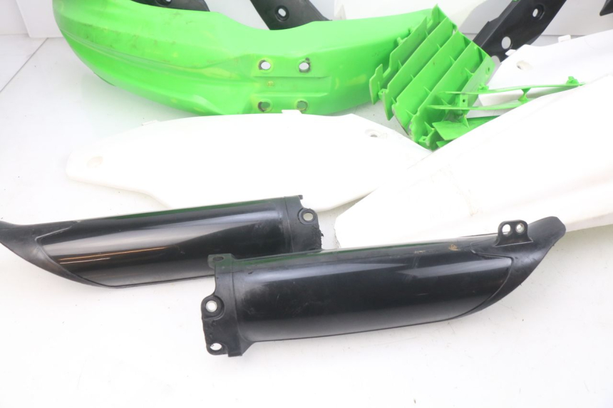 photo de CARROZZERIA CARENA COMPLETA KAWASAKI KX F KXF 450 (2012 - 2015) - Primo piano tecnico