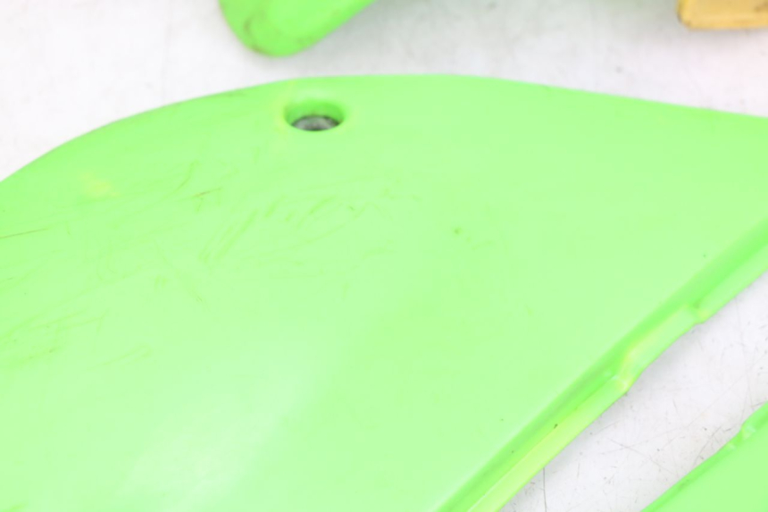 photo de CARROZZERIA CARENA COMPLETA KAWASAKI KX 85 (2001 - 2013) - Primo piano tecnico