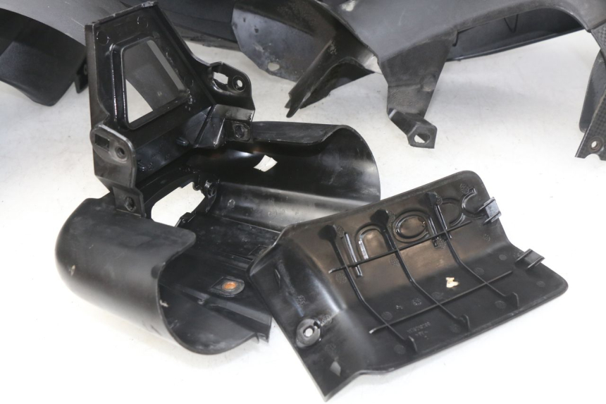 photo de COMPLETA CARENATURA PEUGEOT LUDIX 50 (2008 - 2017) - Angolazione alternativa