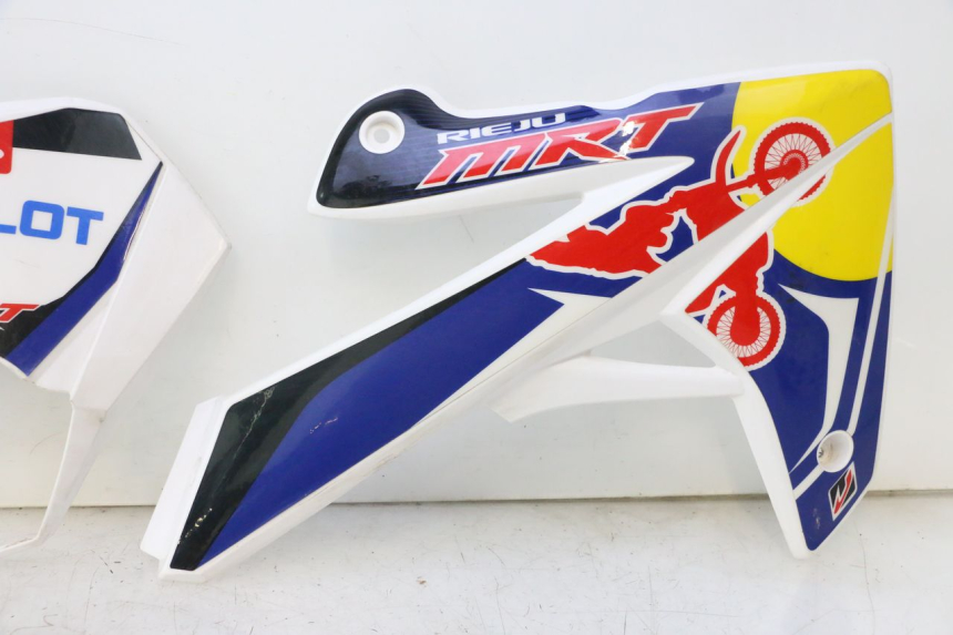 photo de COMPLETA CARENATURA RIEJU MRT PRO SUPERMOTARD 50 (2007 - 2018) - Dettagli dei punti di fissaggio