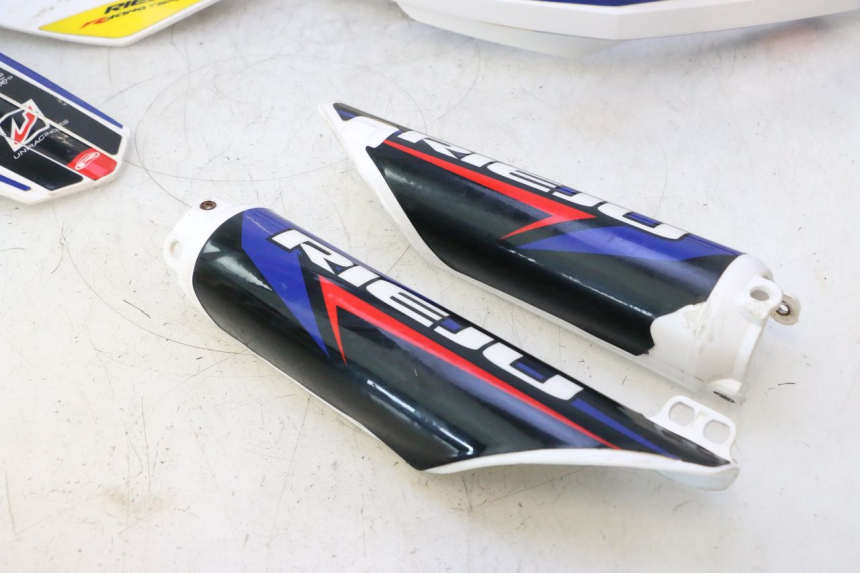 photo de COMPLETA CARENATURA RIEJU MRT PRO SUPERMOTARD 50 (2007 - 2018) - Primo piano tecnico