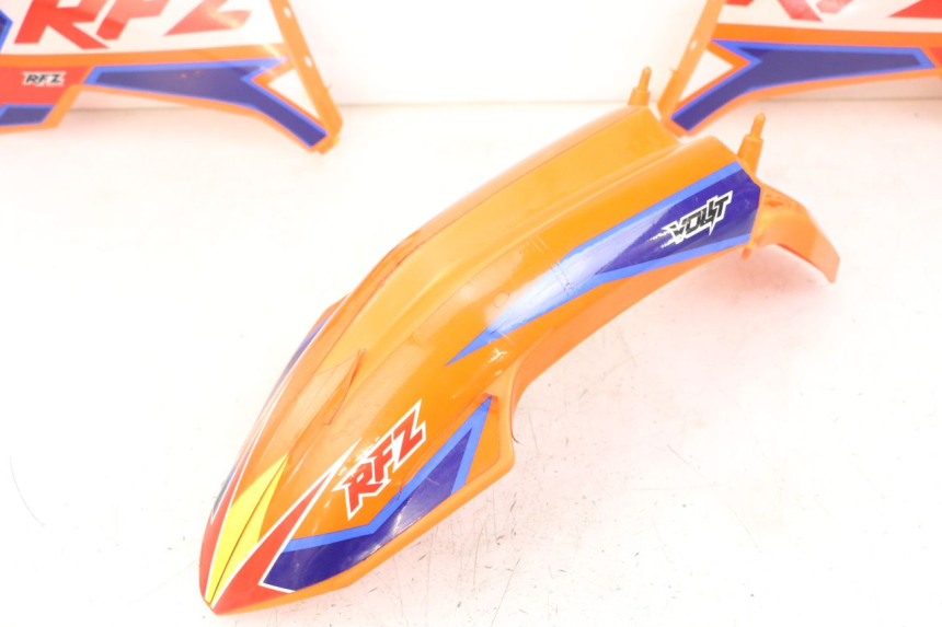 photo de CARROZZERIA CARENA COMPLETA APOLLO RFZ 125 - Stato della superficie e materiale