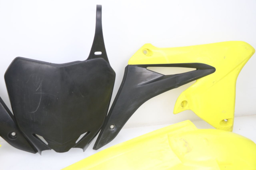 photo de CARROZZERIA CARENA COMPLETA SUZUKI RM-Z RMZ 250 (2010 - 2016) - Focus sulla struttura