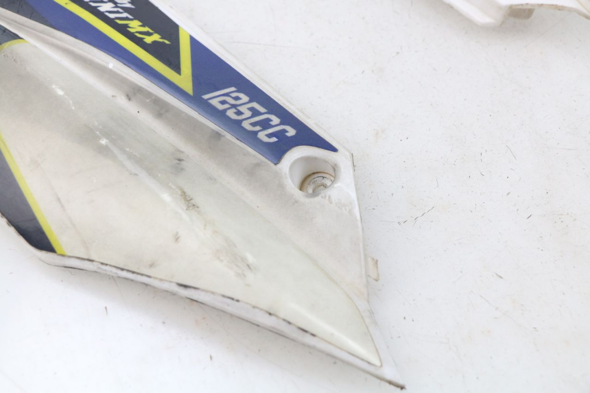 photo de CARROZZERIA CARENA COMPLETA MINI MX ROOKIE 125 - Stato della superficie e materiale