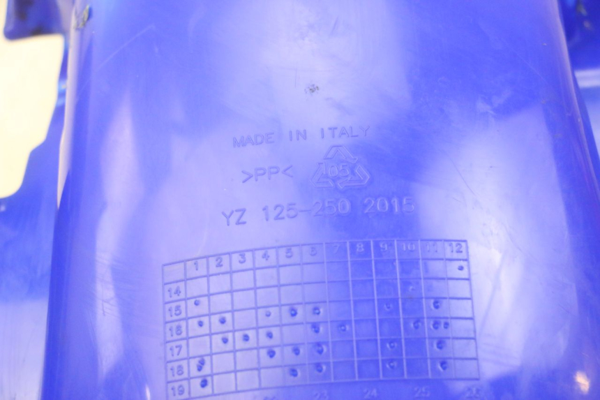 photo de CARROZZERIA CARENA COMPLETA YAMAHA YZ 125 (1998 - 2005) - Angolazione alternativa