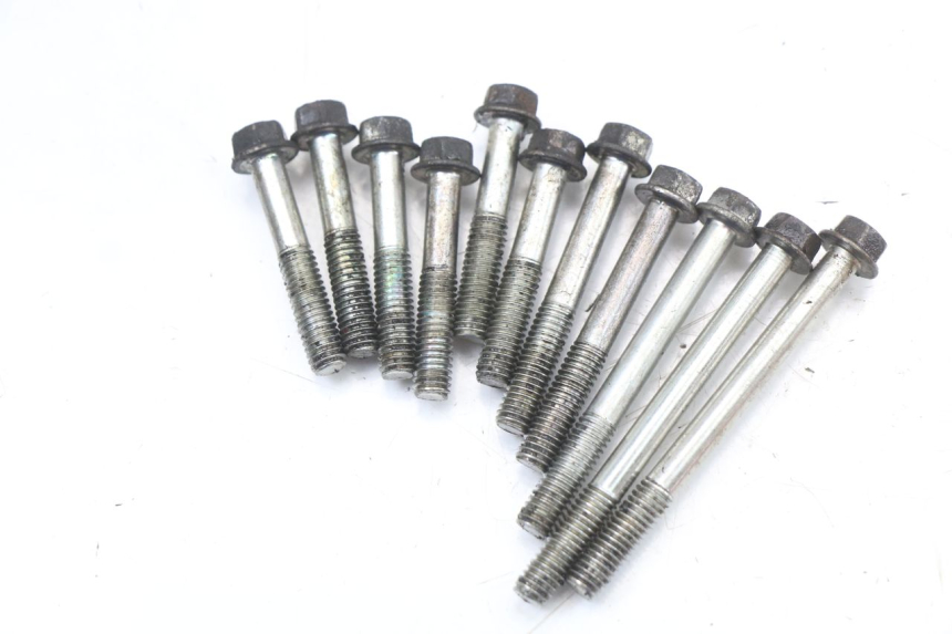 photo de CARTER ACCENSIONE SUZUKI BURGMAN 125 (2007 - 2014) - Dettagli dei punti di fissaggio