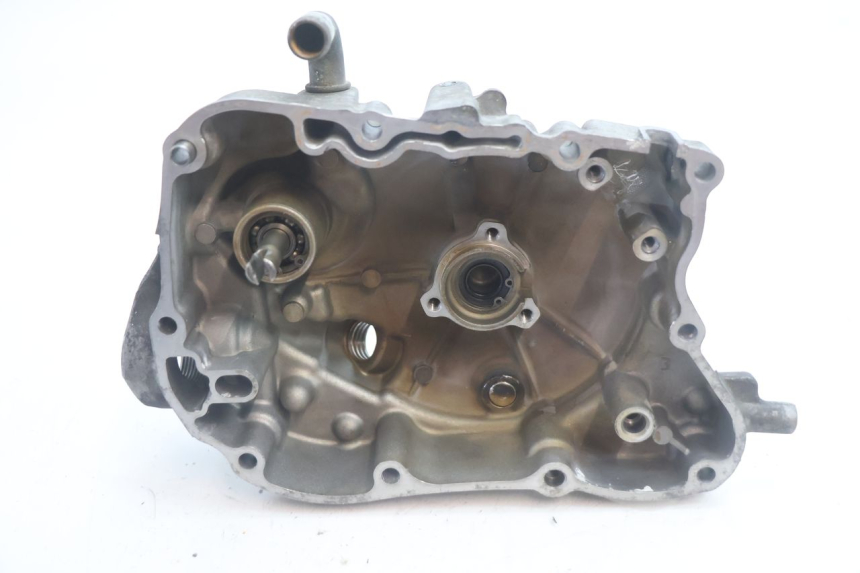 photo de CARTER ACCENSIONE HONDA FES S-WING SWING ABS 125 (2007 - 2015) - Dettagli dei punti di fissaggio
