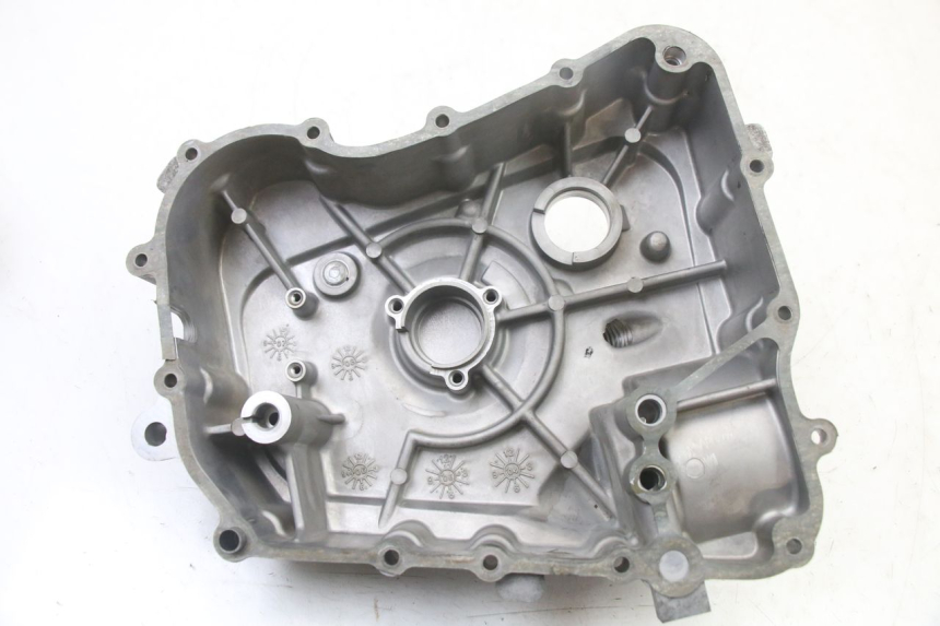 photo de COPERCHIO ACCENSIONE KYMCO XCITING 500 (2007 - 2010) - Stato della superficie e materiale