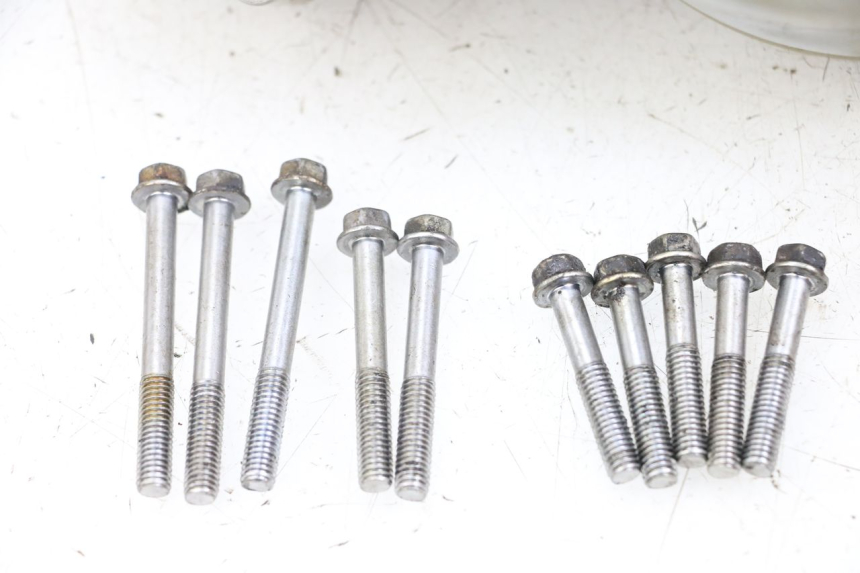 photo de CARTER ACCENSIONE SUZUKI VL INTRUDER 125 (2004 - 2007) - Dettagli dei punti di fissaggio