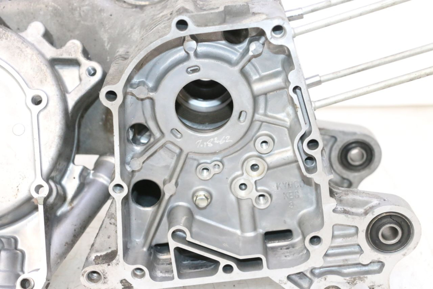 photo de CARTER BAS MOTEUR KYMCO AGILITY 16+ 4T 50 (2018 - 2023) - Altra vista dell'articolo