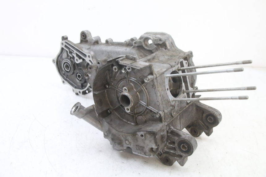 photo de CARTER BAS MOTORE KYMCO AGILITY 4T 50 (2018 - 2022) - Caratteristiche distintive