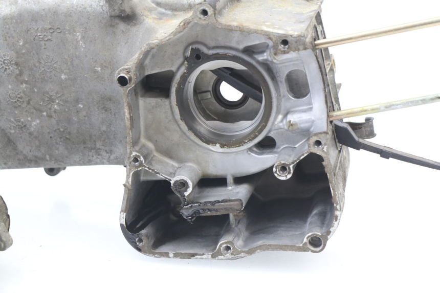 photo de CARTER MOTORE INFERIORE KYMCO AGILITY 125 (2005 - 2010) - Altra vista dell'articolo