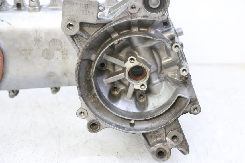 photo de CARTER BAS MOTEUR KYMCO AGILITY NAKED RENOUVO 2T 50 (2011 - 2018) - Zoom sui componenti