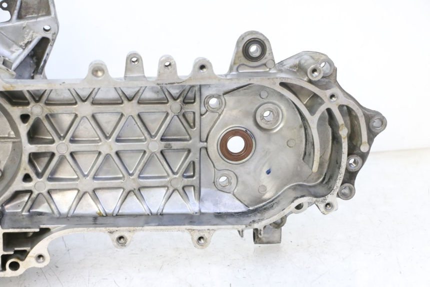 photo de CARTER BAS MOTEUR KYMCO AGILITY NAKED RENOUVO 2T 50 (2011 - 2018) - Vista d'insieme del prodotto