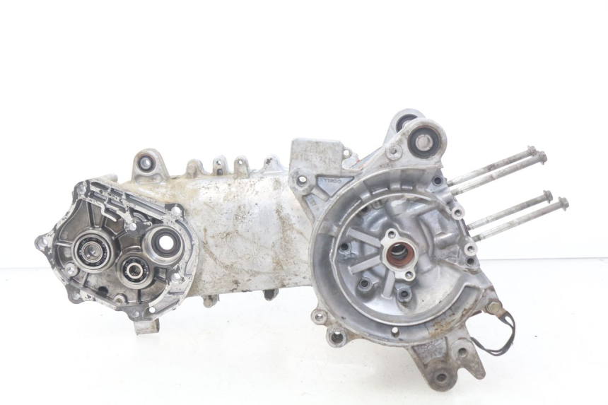 photo de CARTER MOTORE INFERIORE KYMCO AGILITY RS 2T 50 (2009 - 2013) - Caratteristiche distintive