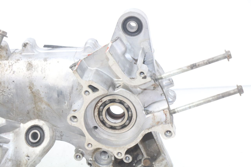 photo de CARTER MOTORE INFERIORE KYMCO AGILITY RS 2T 50 (2009 - 2013) - Zoom sui componenti