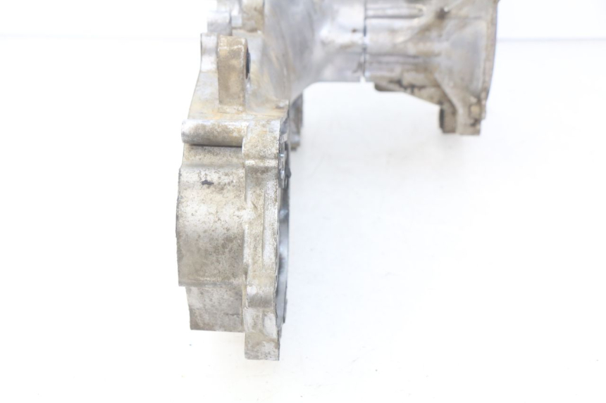 photo de CARTER MOTORE INFERIORE KYMCO AGILITY RS 2T 50 (2009 - 2013) - Dettagli dei punti di fissaggio