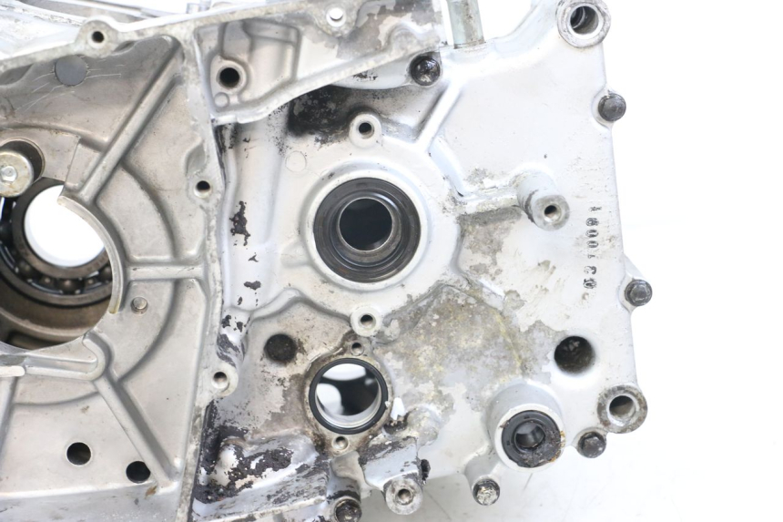 photo de CARTER MOTORE INFERIORE HYOSUNG GV AQUILA 125 (2000 - 2009) - Altra vista dell'articolo