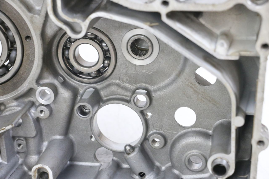 photo de CARTER MOTORE INFERIORE HYOSUNG GV AQUILA 125 (2000 - 2009) - Foto prodotto supplementare