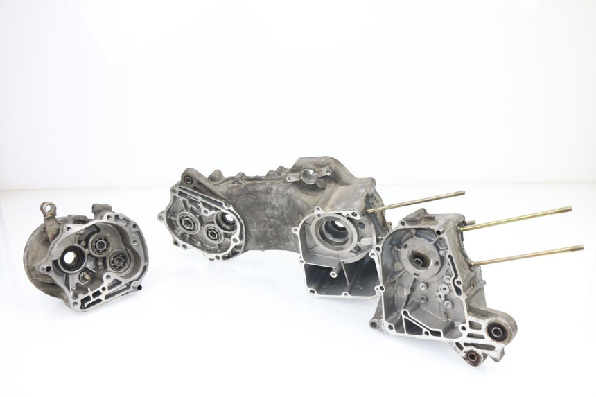 photo de CARTER MOTORE INFERIORE BAOTIAN BT 49 QT-9 50 (2006 - 2010) - Vista principale