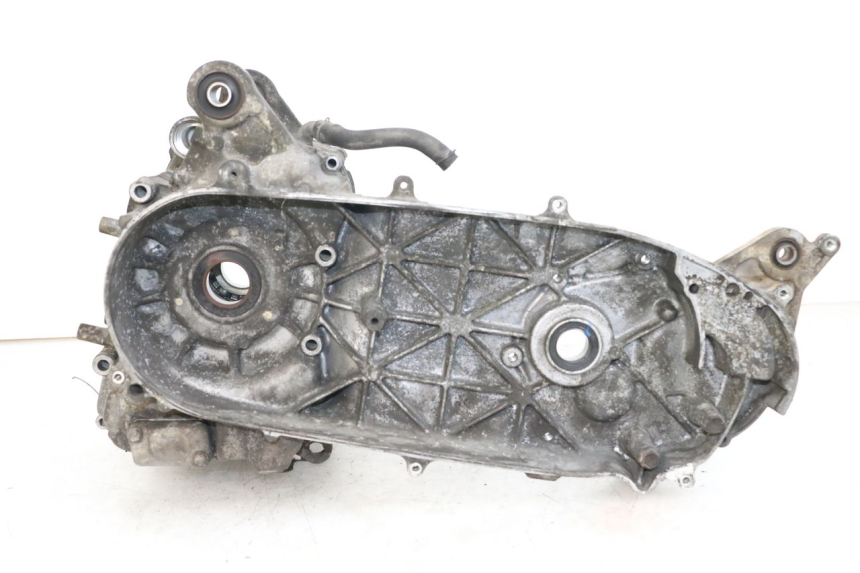 photo de CARTER MOTORE INFERIORE SUZUKI BURGMAN 125 (2007 - 2014) - Vista principale