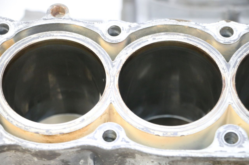 photo de CARTER MOTORE HONDA CBR RR FIREBLADE 900 (1992 - 1994) - Primo piano ad alta risoluzione