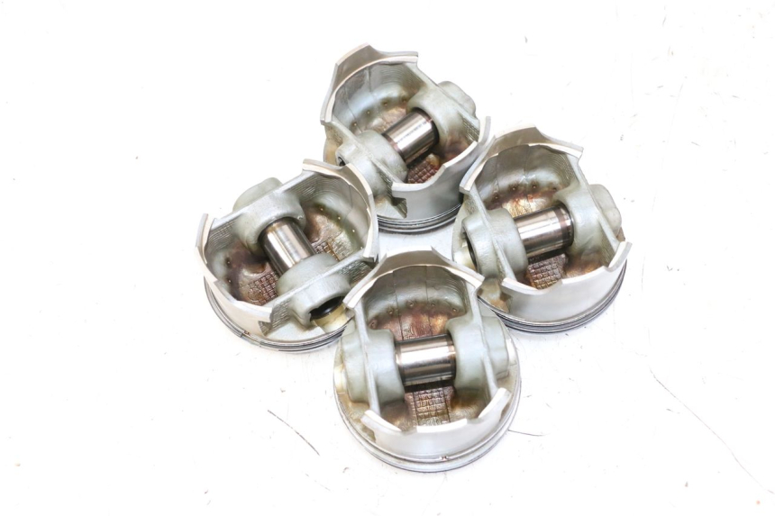 photo de CARTER MOTORE HONDA CBR RR FIREBLADE 900 (1992 - 1994) - Dettagli dei punti di fissaggio