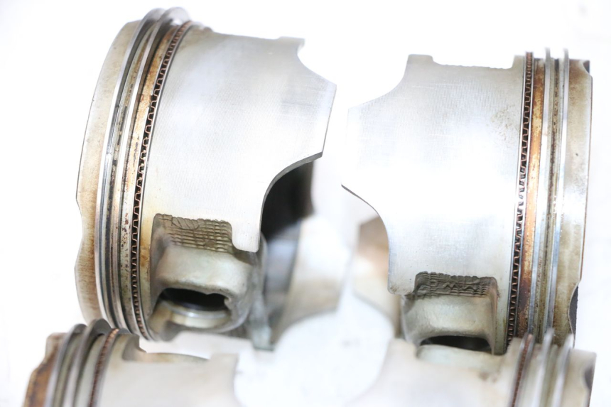 photo de CARTER MOTORE HONDA CBR RR FIREBLADE 900 (1992 - 1994) - Ricambio usato controllato