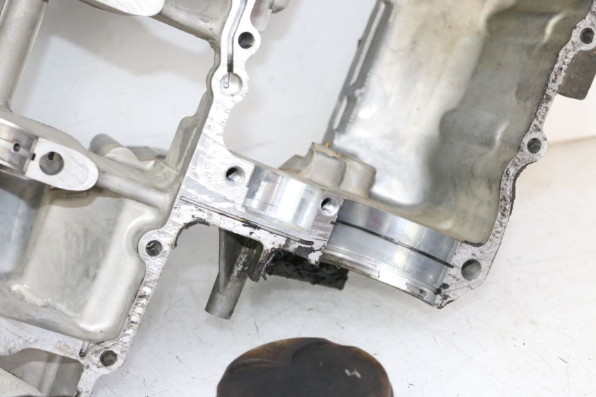 photo de CARTER MOTORE HONDA CBR RR FIREBLADE 900 (1992 - 1994) - Caratteristiche distintive