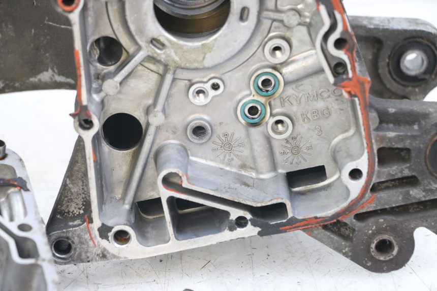 photo de CARTER BAS MOTORE KYMCO DINK 4T 50 (2007 - 2018) - Ispezione visiva dettagliata