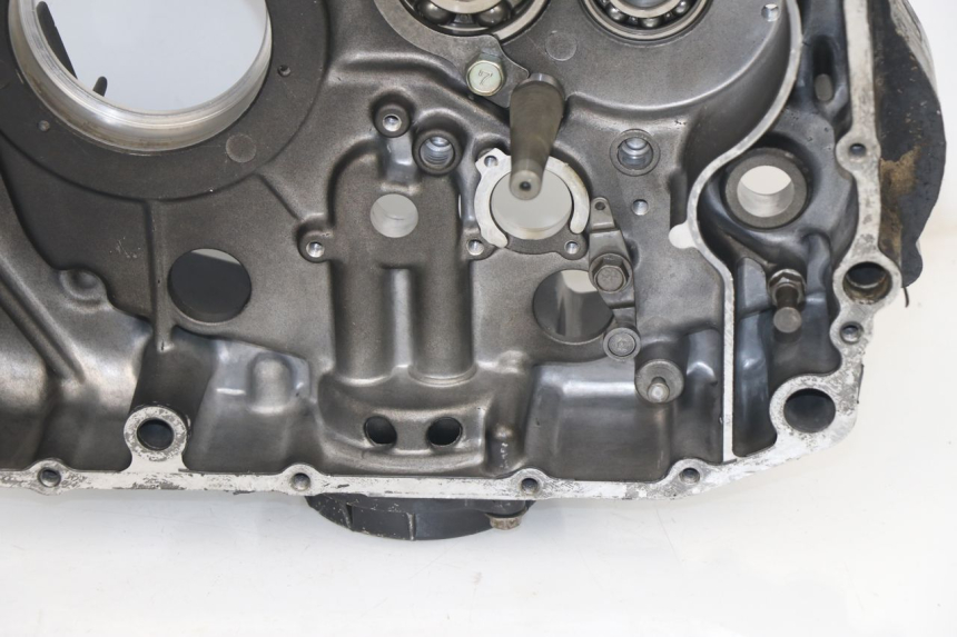 photo de CARTER MOTORE INFERIORE SUZUKI DR DJEBEL 600 (1985 - 1990) - Altra vista dell'articolo