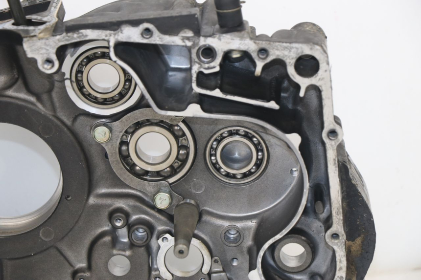 photo de CARTER MOTORE INFERIORE SUZUKI DR DJEBEL 600 (1985 - 1990) - Caratteristiche distintive