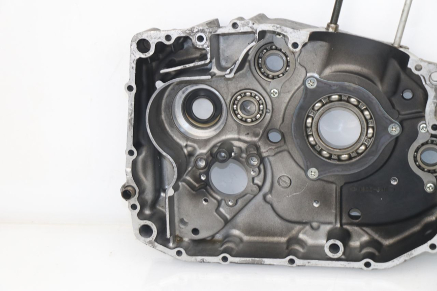 photo de CARTER MOTORE INFERIORE SUZUKI DR DJEBEL 600 (1985 - 1990) - Stato della superficie e materiale