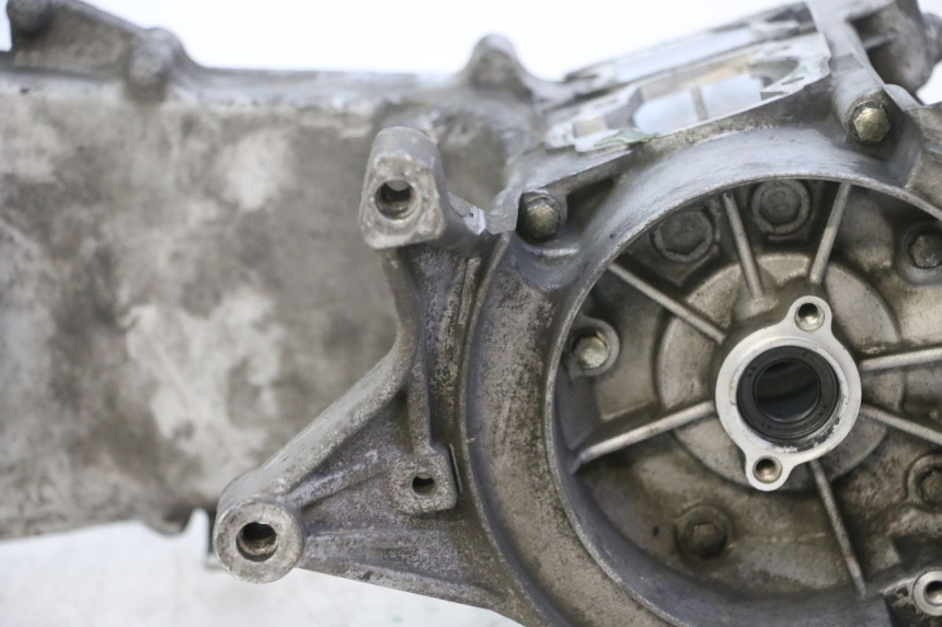 photo de CARTER BAS MOTEUR PEUGEOT ELYSTAR 50 (2002 - 2014) - Zoom sui componenti