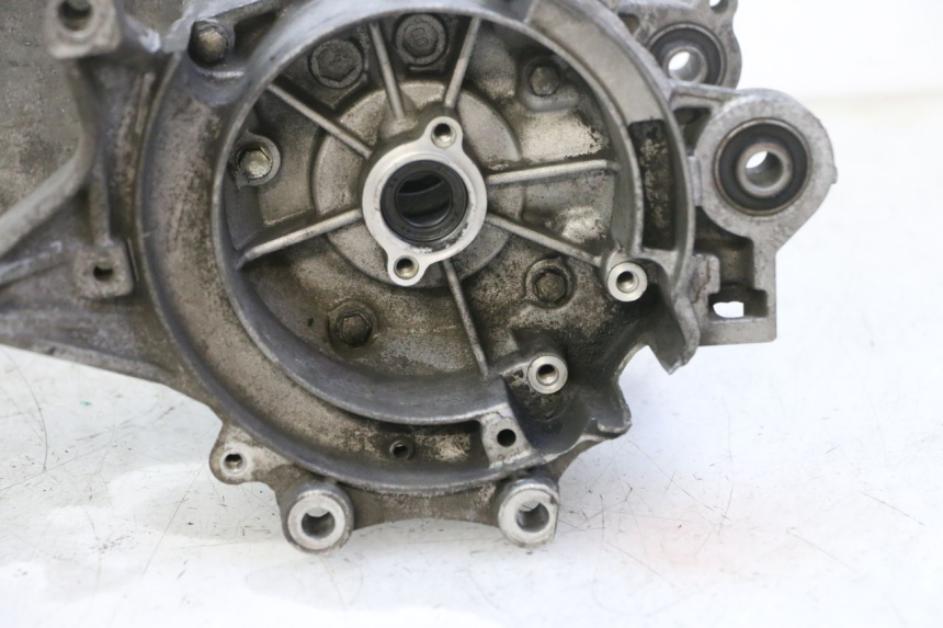 photo de CARTER BAS MOTEUR PEUGEOT ELYSTAR 50 (2002 - 2014) - Primo piano ad alta risoluzione